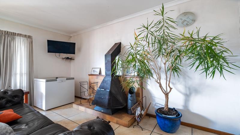 6 Bedroom Property for Sale in Parow North Western Cape